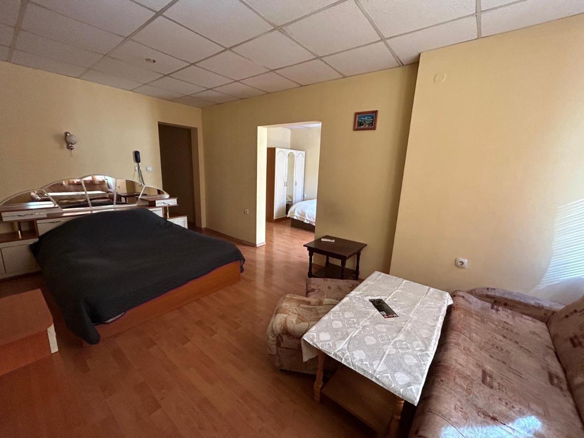 Hotel Rade 2 Vratsa Buitenkant foto